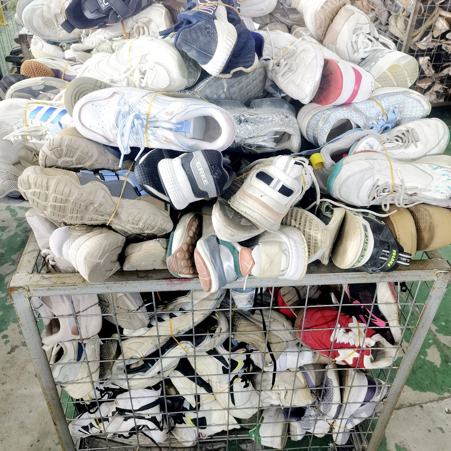 Jingran hot selling stock shoes in Africa export 20ft 40ft containers