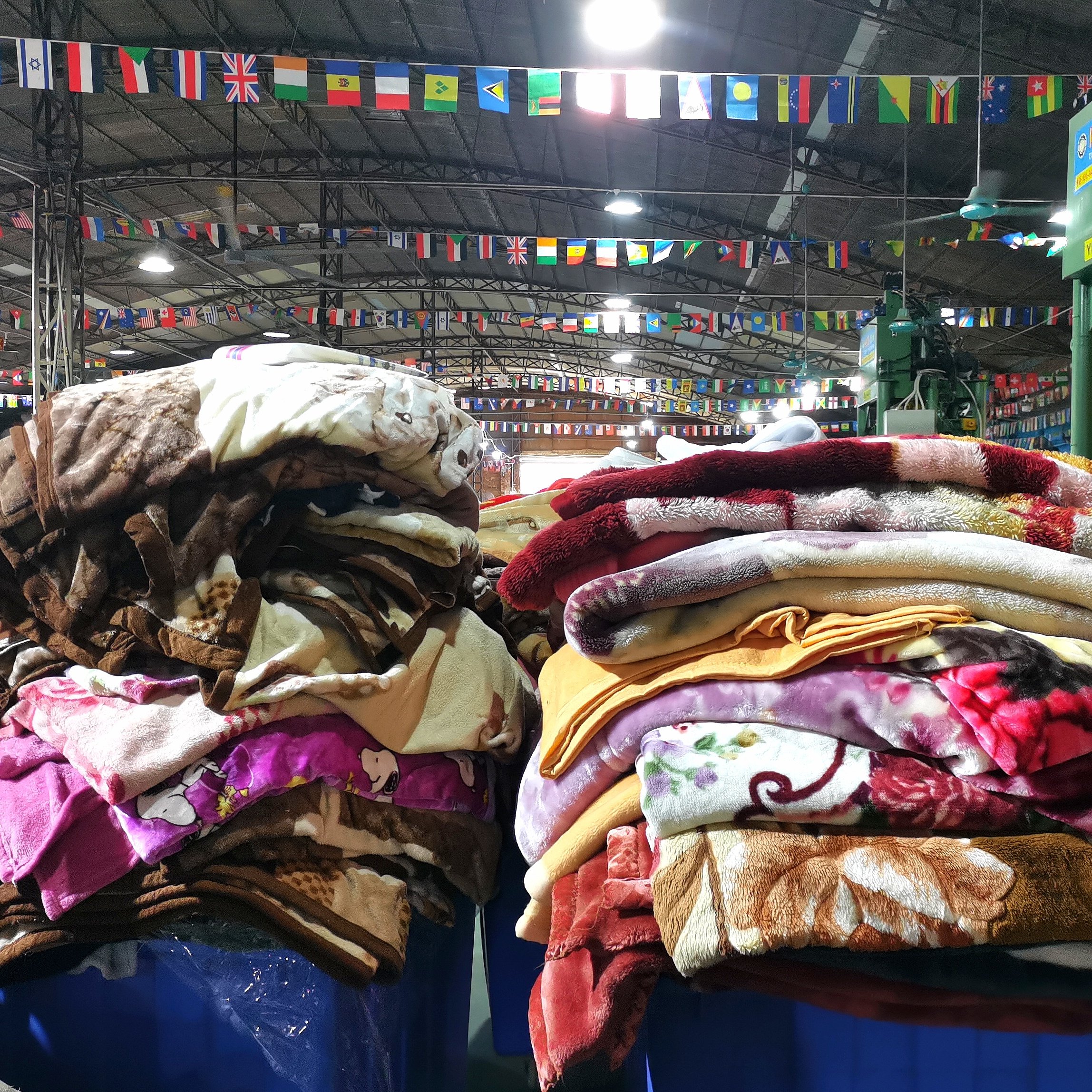 2024 Cheap blankets high-quality winter thick blankets used blankets cleaning second hand clothing bales