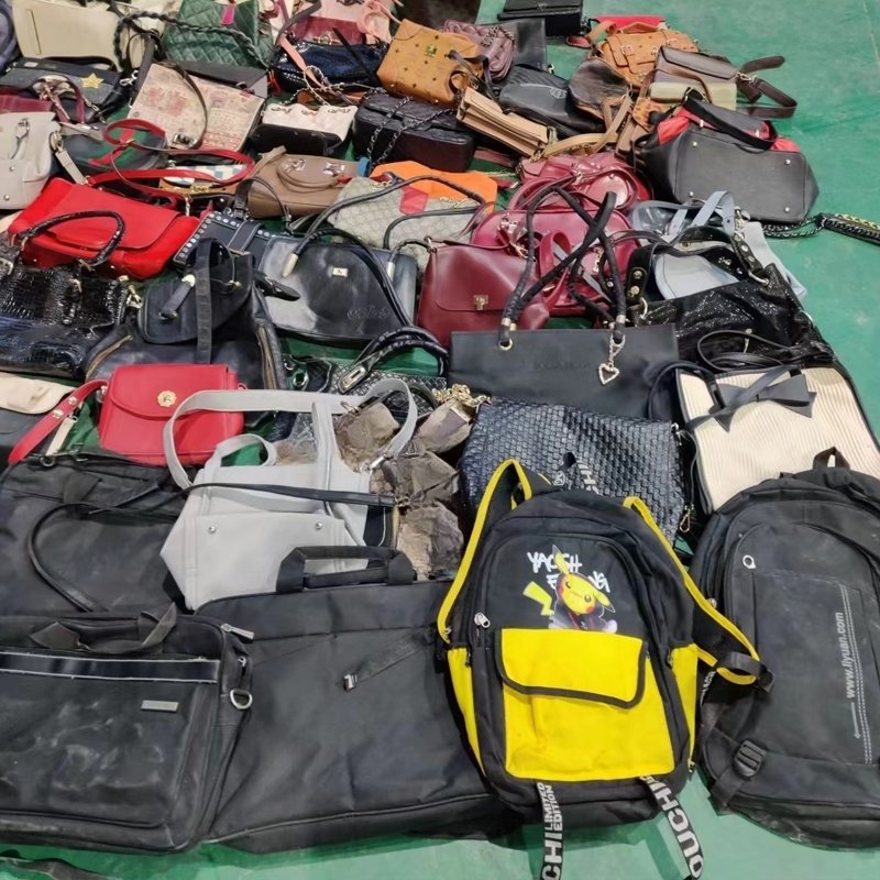 Used clothes second hand handbags bundle used clothing bags