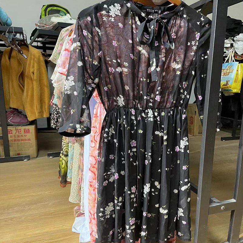 100kg Uk Used Clothes Bales Stock Import Adults Used Summer Clothes for Men Second Hand Woman Clothing Jean Top Clean