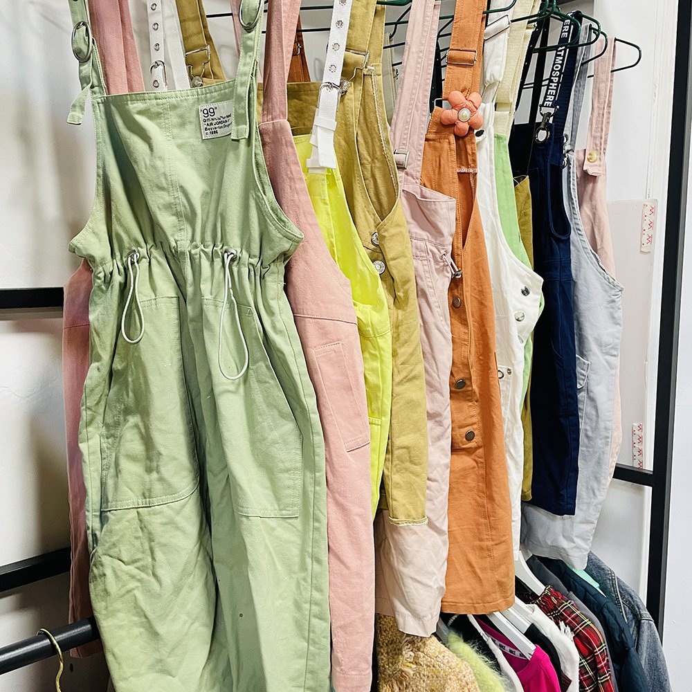 fashion style design second hand ladies denim suspenders dress colourful used clothes women denim skirt short for sale