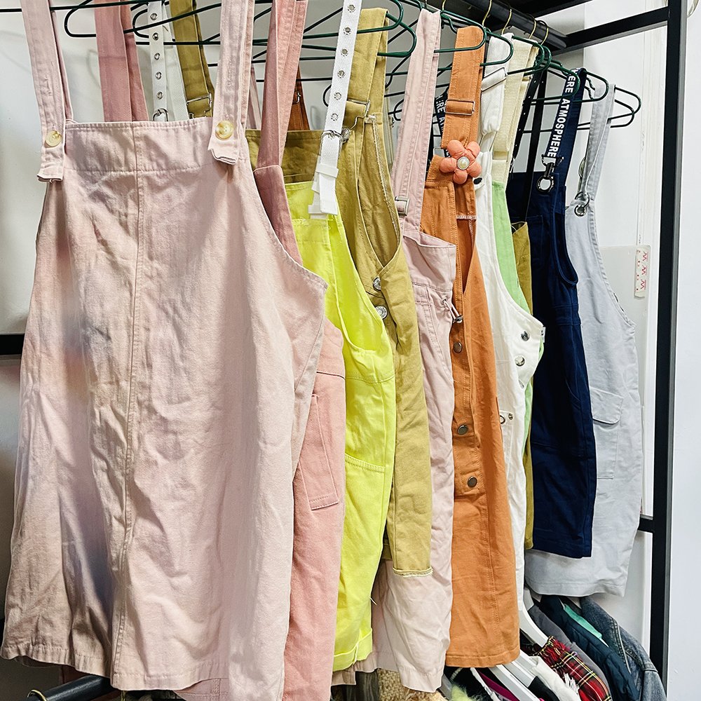 fashion style design second hand ladies denim suspenders dress colourful used clothes women denim skirt short for sale