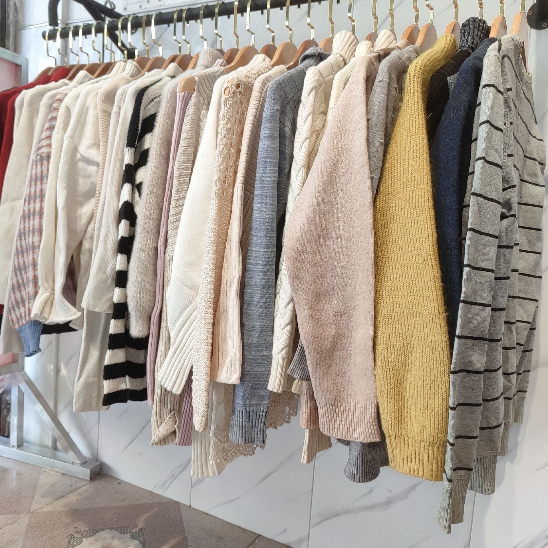 Pure Color Bales Used Clothes Branded Cheap Used Clothing Turtlenect Sweater Women Import Second Hand Clothes
