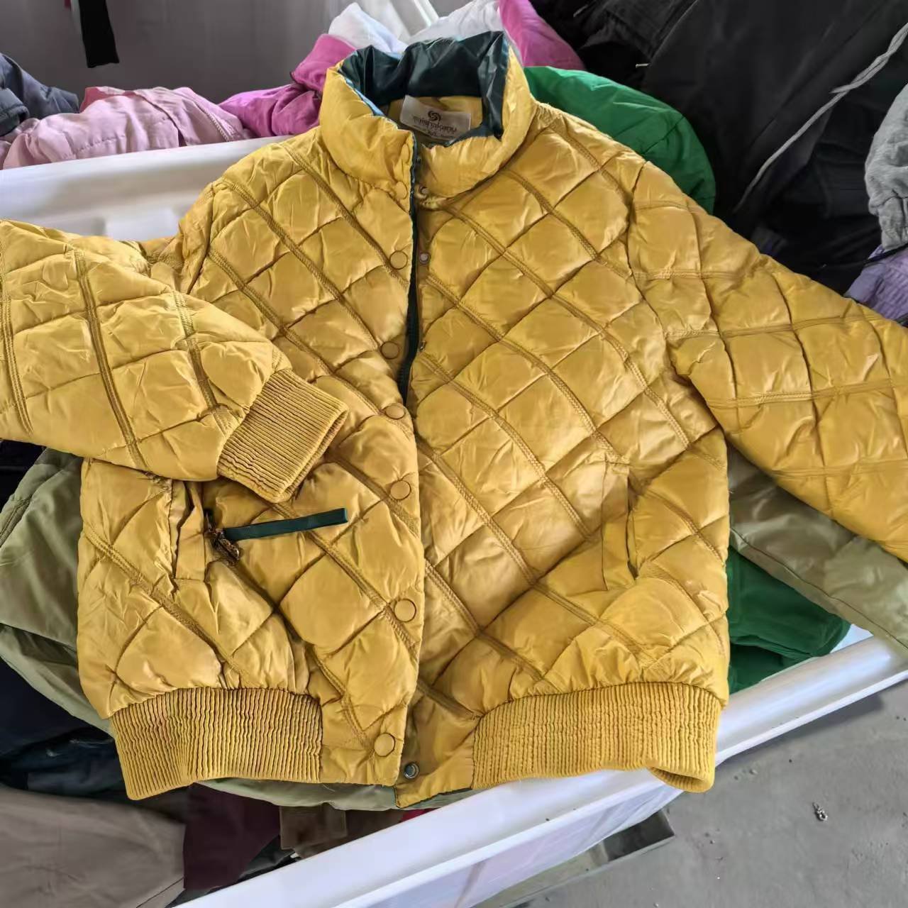 Import Used Clothes To In India Vip Secondhand Winter Heavy Padded Men And Women Jacket Coat In Germany Ropa Usada