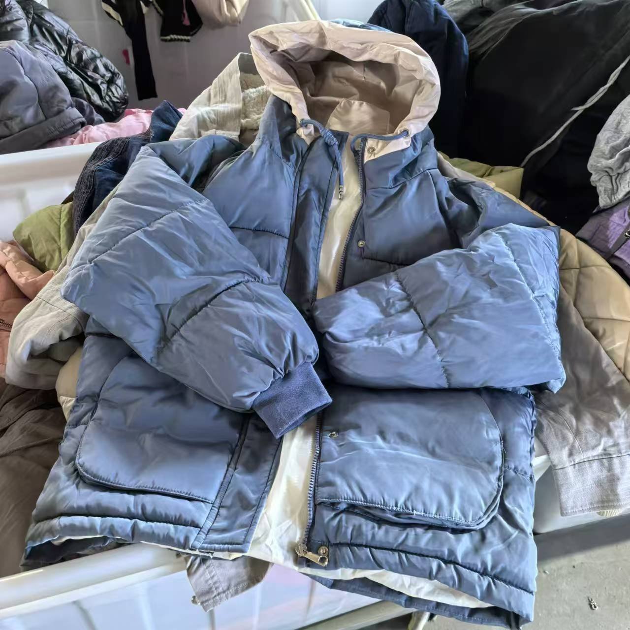 Import Used Clothes To In India Vip Secondhand Winter Heavy Padded Men And Women Jacket Coat In Germany Ropa Usada