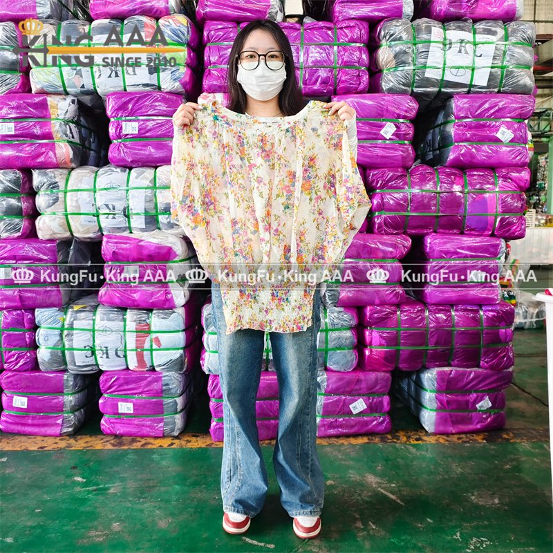 High Quality Summer Ladies Silk Shirt Clothing Short Sleeve Top Used Clothes Women Tops Blouses Shirts Second Hand Clothes Bales