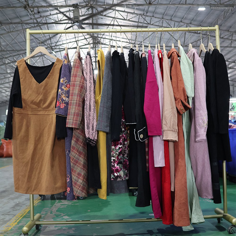 Wholesale used women mitumba bales second hand clothing wholesale men used clothing 45-100kgs bulk