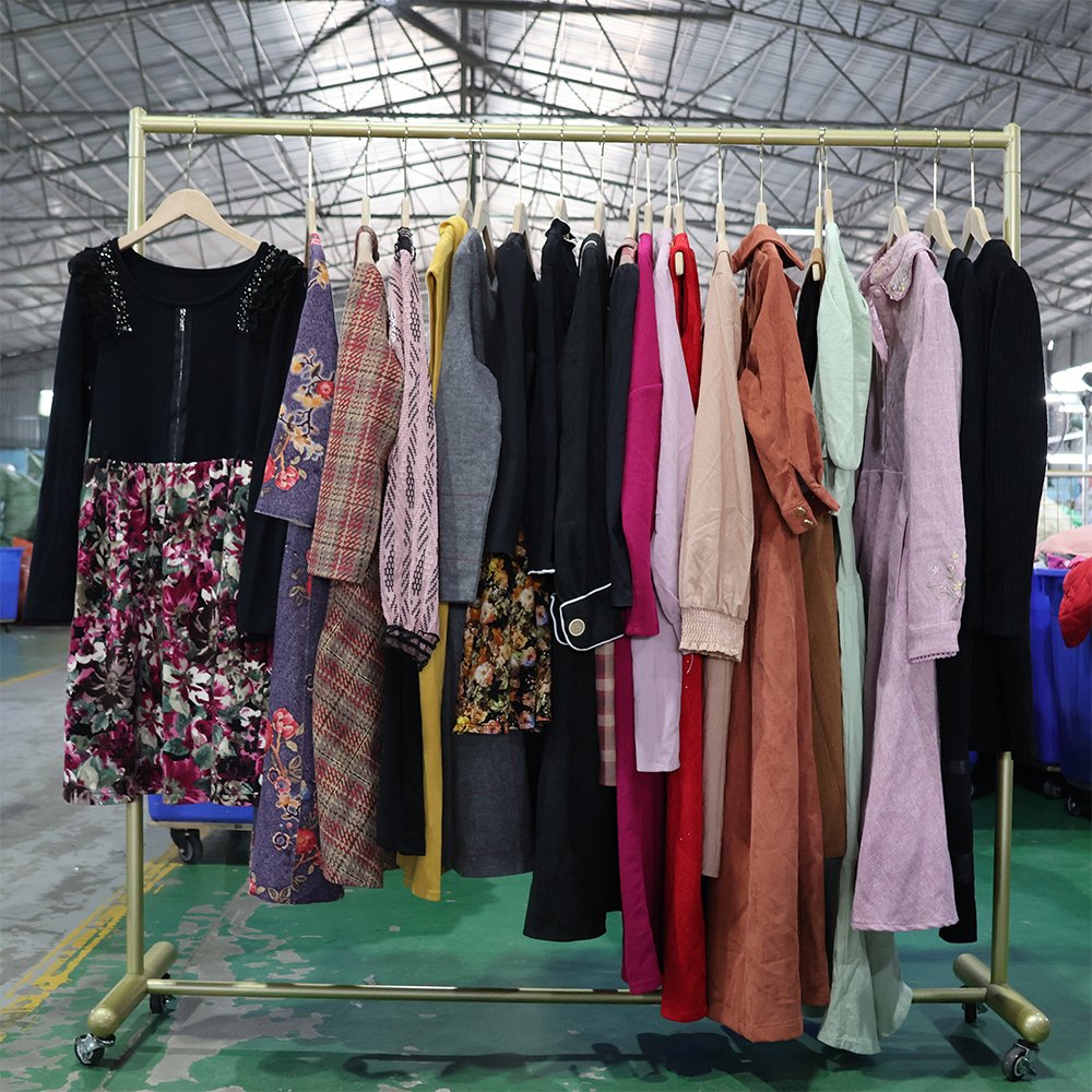 Wholesale used women mitumba bales second hand clothing wholesale men used clothing 45-100kgs bulk