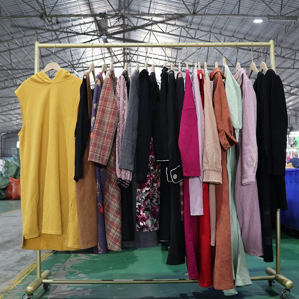 Wholesale used women mitumba bales second hand clothing wholesale men used clothing 45-100kgs bulk
