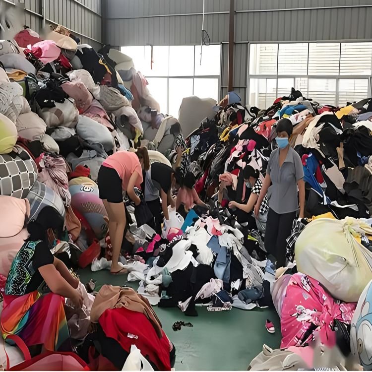 Wholesale Used Woman Clothes Second hand ladies summer winter one container of used clothes