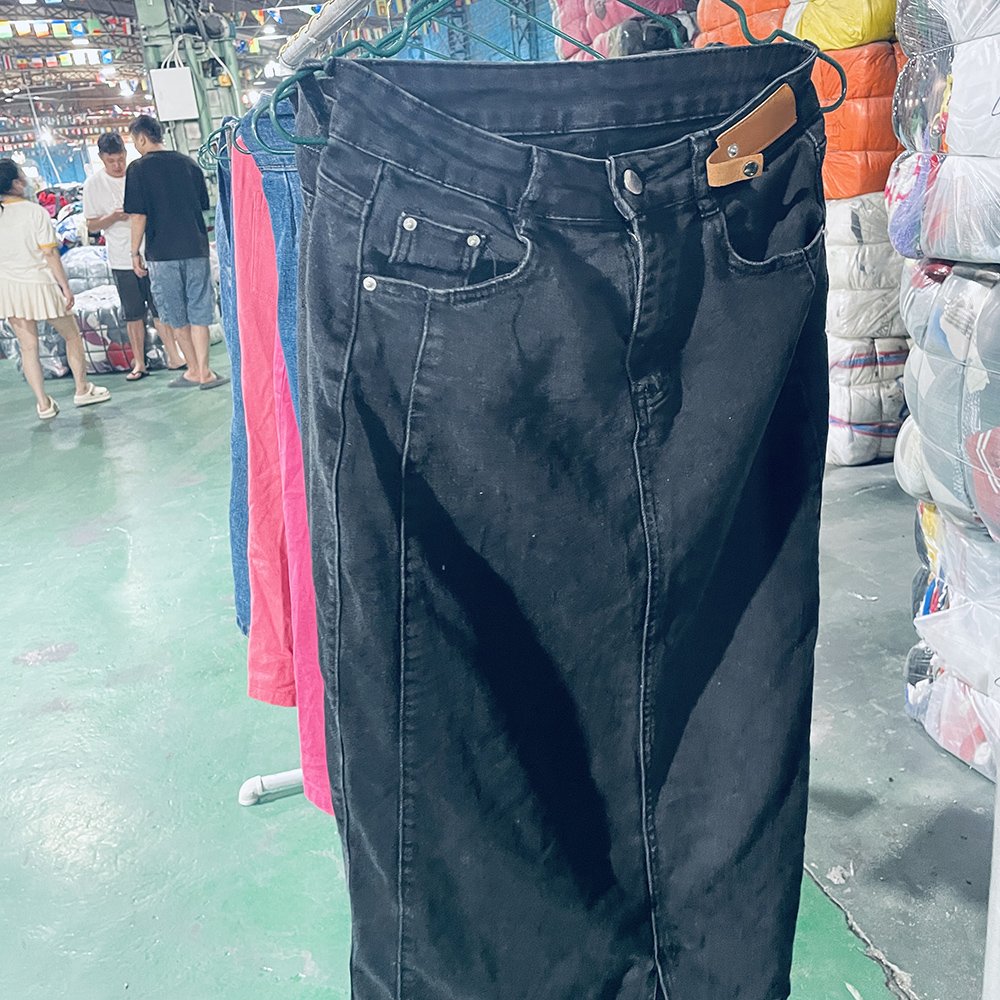 Wholesale used Basic Design Ladies High Waist Skirt Casual Front Slit Jean Skirt For Women Plus Size Denim Long Skirt