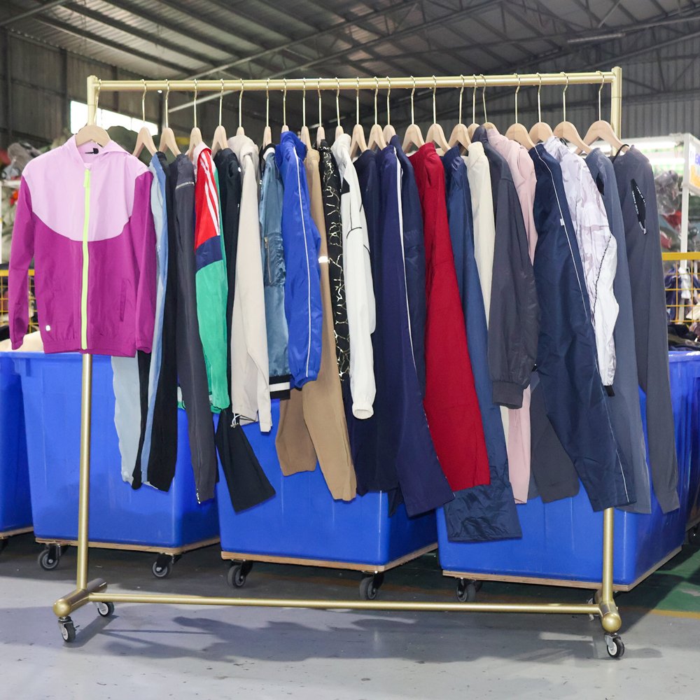 Wholesale Women Winter Thrift Clothes Branded 2nd Hand Clothes Bales Mixed Used Clothing Branded
