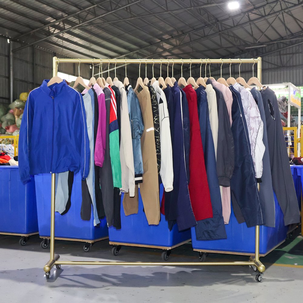 Wholesale Women Winter Thrift Clothes Branded 2nd Hand Clothes Bales Mixed Used Clothing Branded