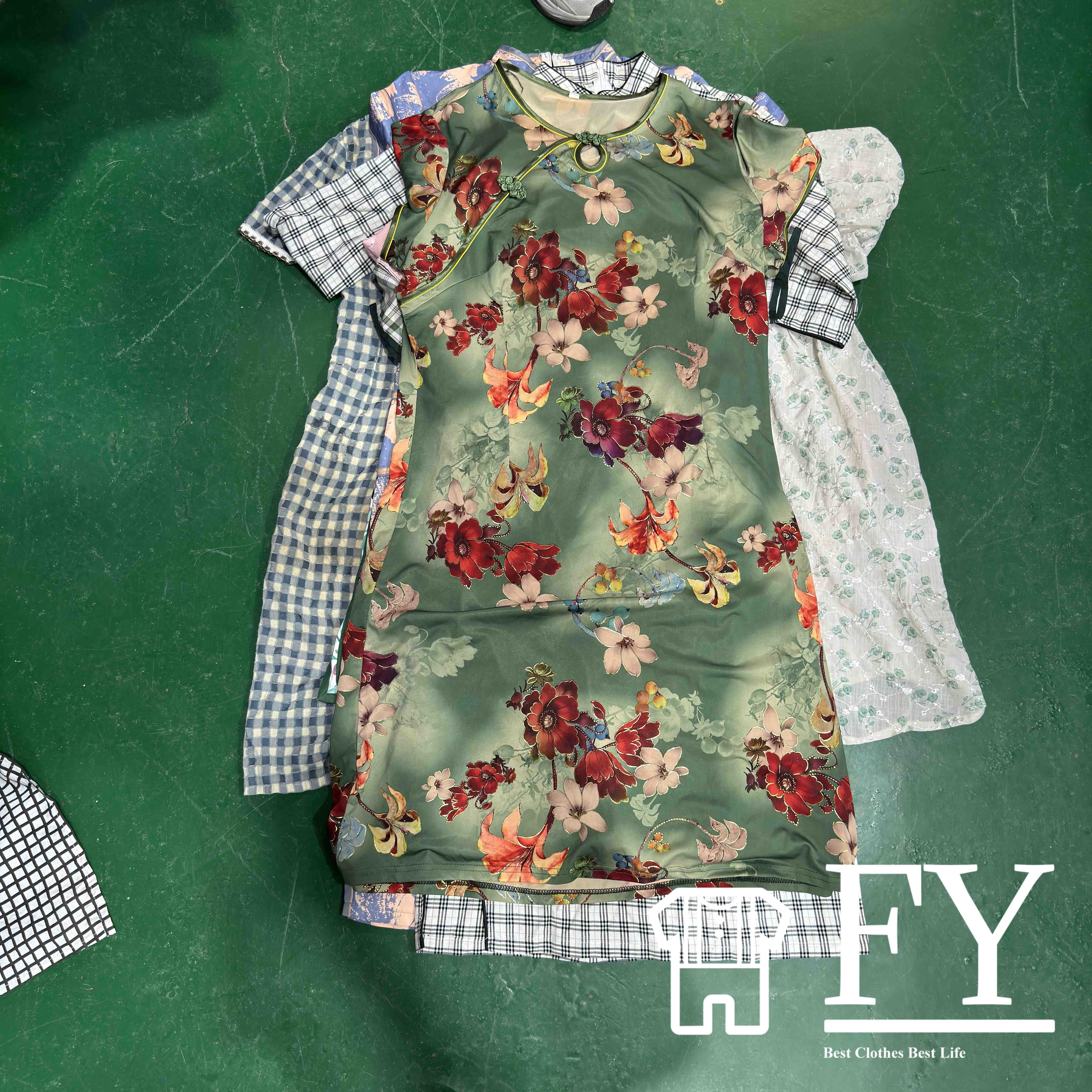 FengYang Used Clothes Bales Cheongsam Dress for Women Children Adult Men Sort A/B Factory Outlet
