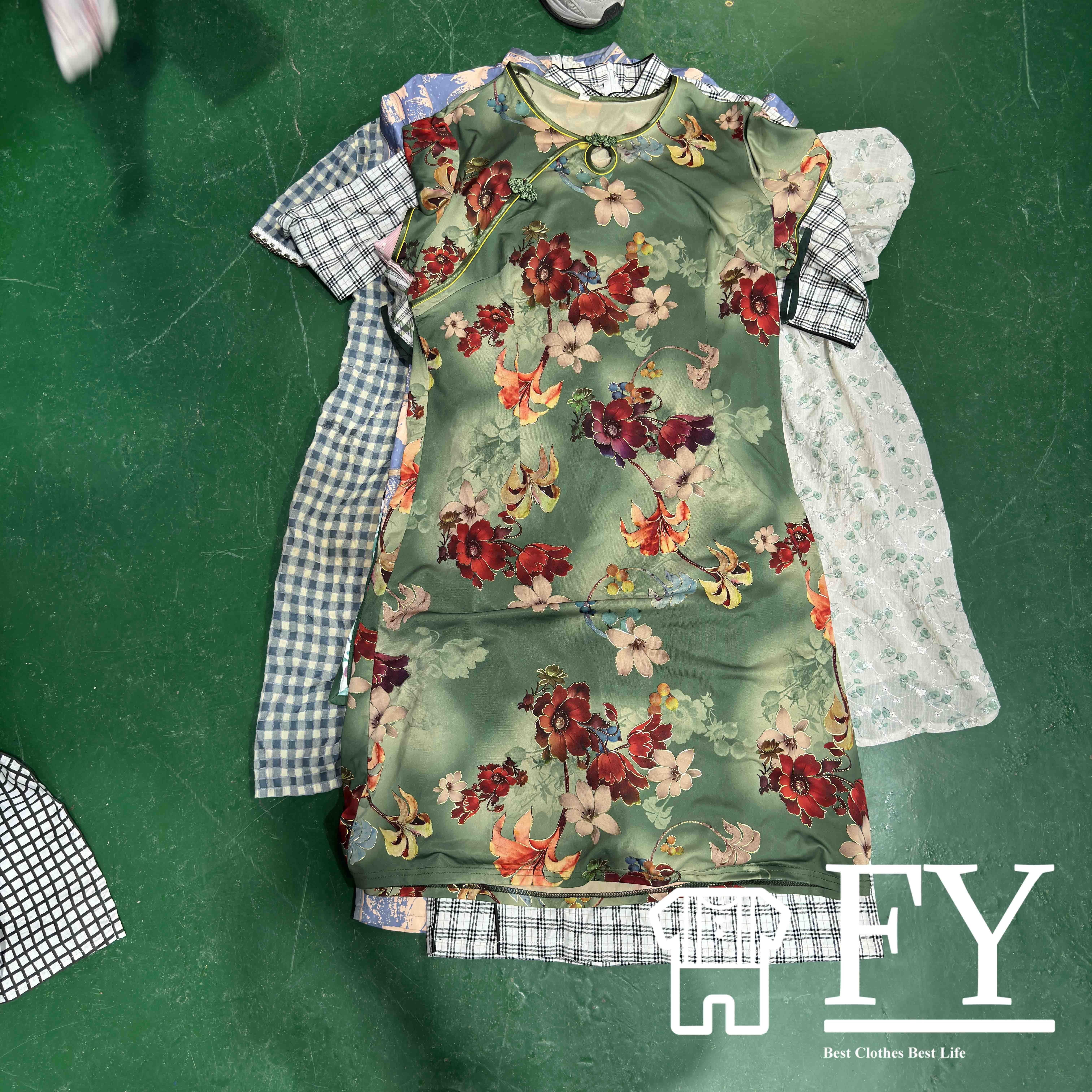 FengYang Used Clothes Bales Cheongsam Dress for Women Children Adult Men Sort A/B Factory Outlet