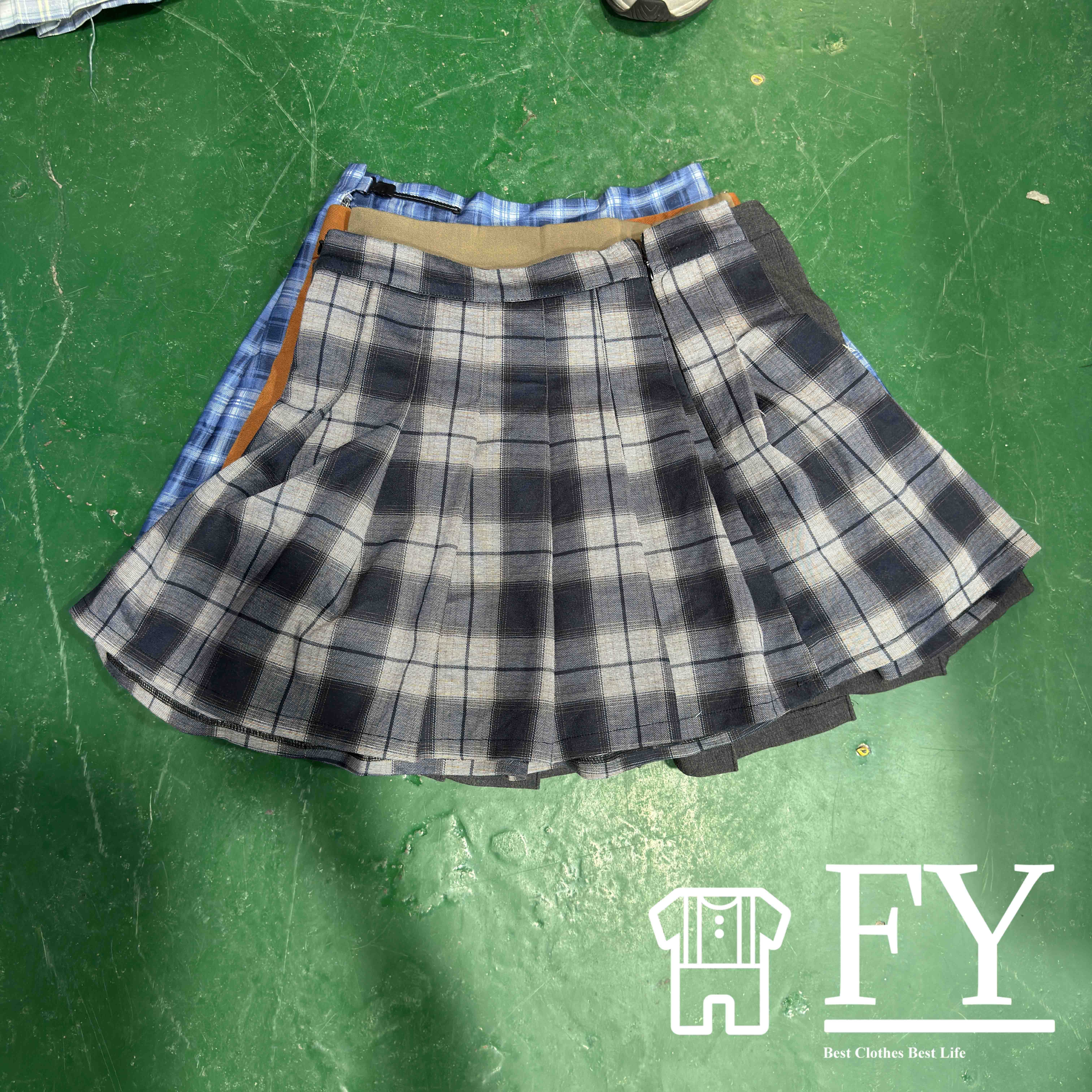 FengYang Wholesahand Clothings pleated Skirt Second Hand Clothes Hot Sale in Uk Summer Dress for Women Adults Bundle 45KG