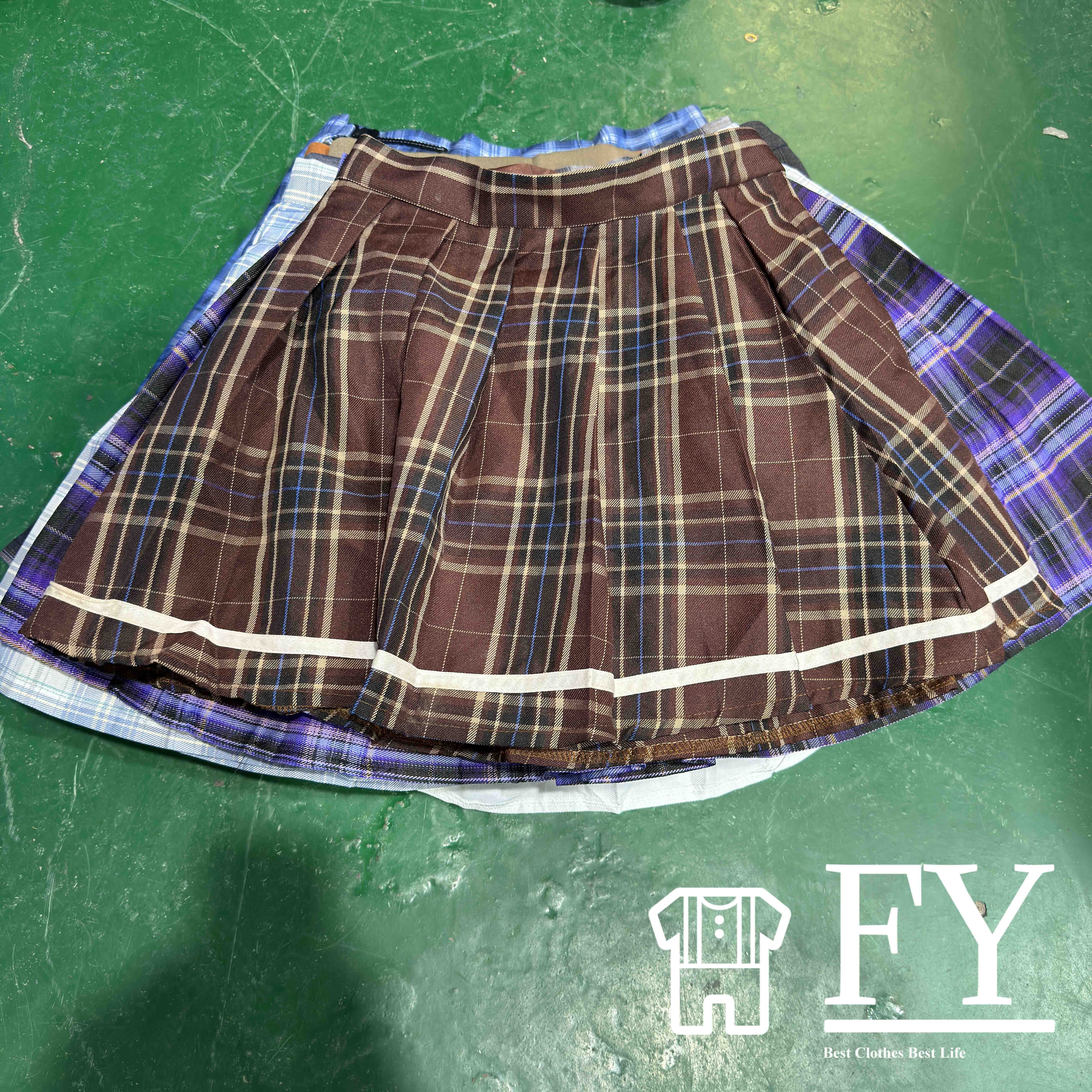 FengYang Wholesahand Clothings pleated Skirt Second Hand Clothes Hot Sale in Uk Summer Dress for Women Adults Bundle 45KG