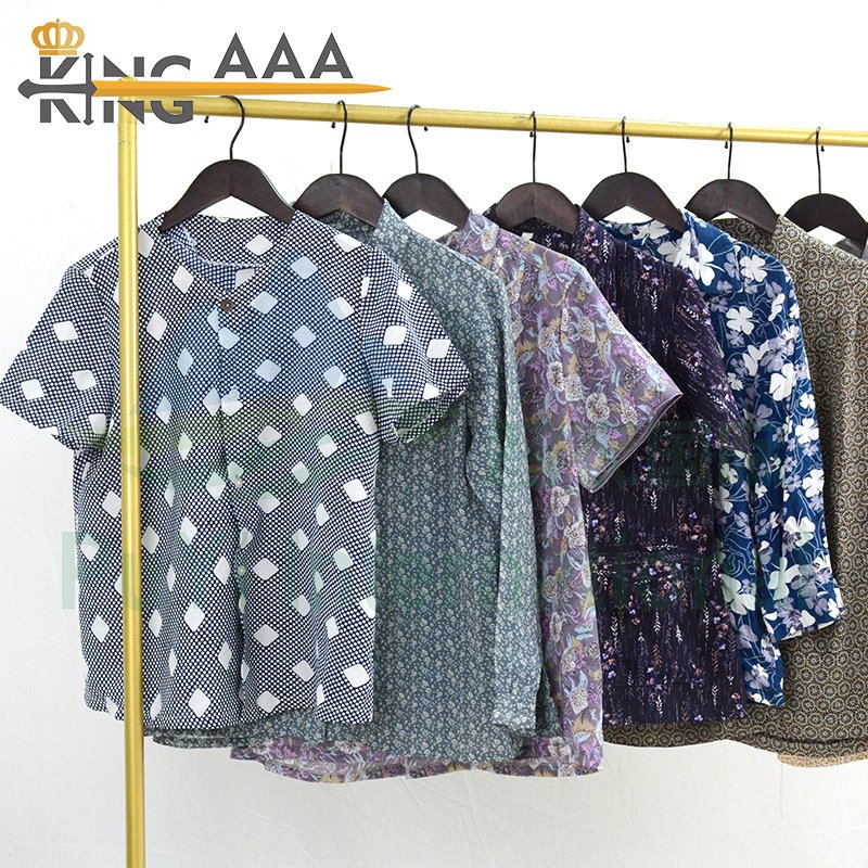 Grade top ladies shirts summer used clothes in bales 100kg used clothing korea second hand clothes for women