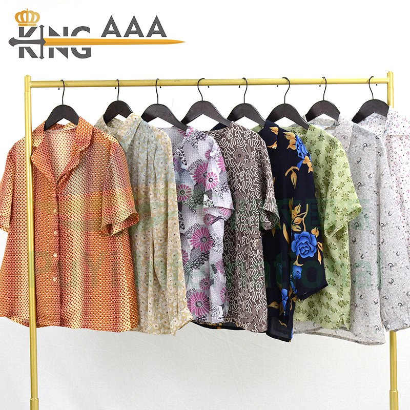 Grade top ladies shirts summer used clothes in bales 100kg used clothing korea second hand clothes for women