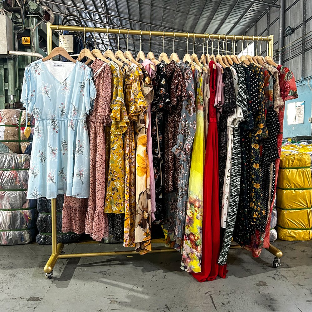 High Quality Used Lady's Silk Dress Long Short Mixed Preloved Vintage Assorted Summer Clothes for Trendy Thrift Wholesale Bales