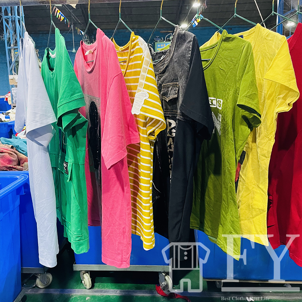 FengYang Branded Clothes Women's Mix Style Stock Dresses T-shirts Ropa Mujer Small Shirts Pants Skirts Used Clothe