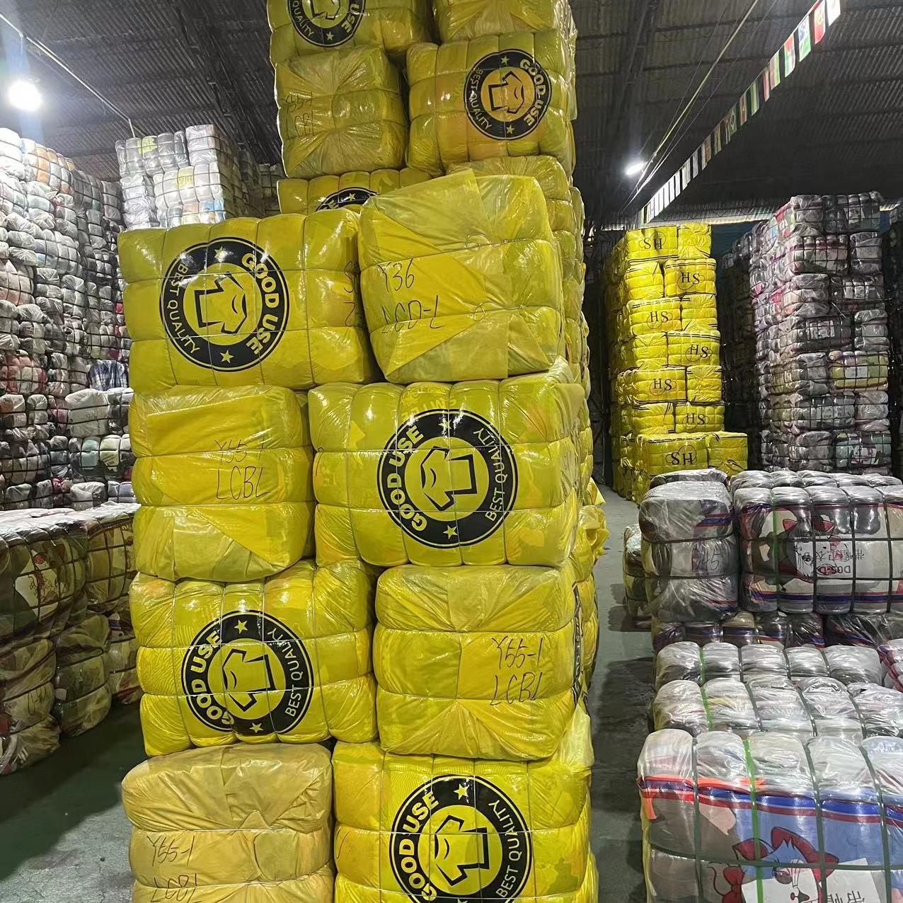 Wholesale of second-hand clothes with good quality Hissen Uk Branded Used Clothes Bales For Men Hop Hip T-shirt Over Size