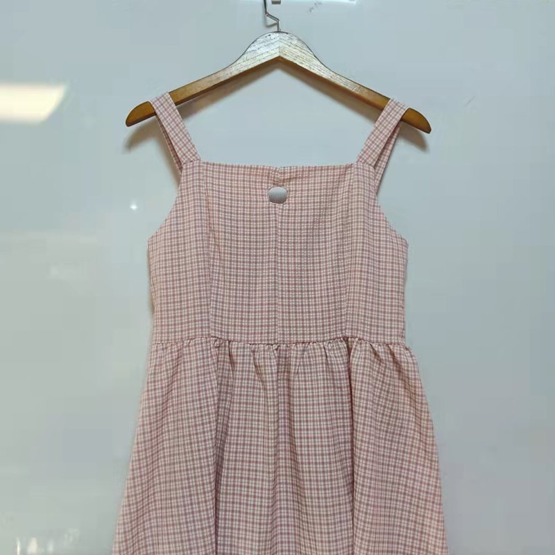 Second Hand Clothes Women's Mix Style Stock Used Dresses T-shirts Thrift Shirts Pants Skirts Used Clothes