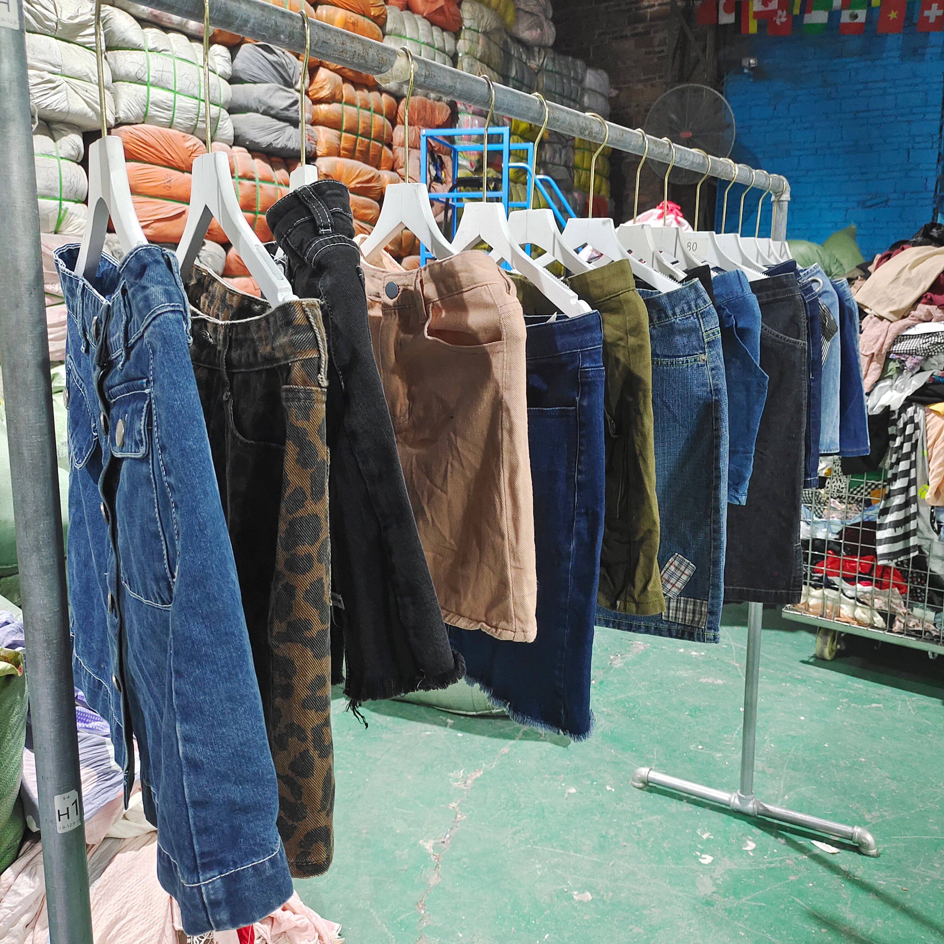 High Quality Fashion Design Used Ladies Denim Jean Shorts Used Clothing Mixed Bales