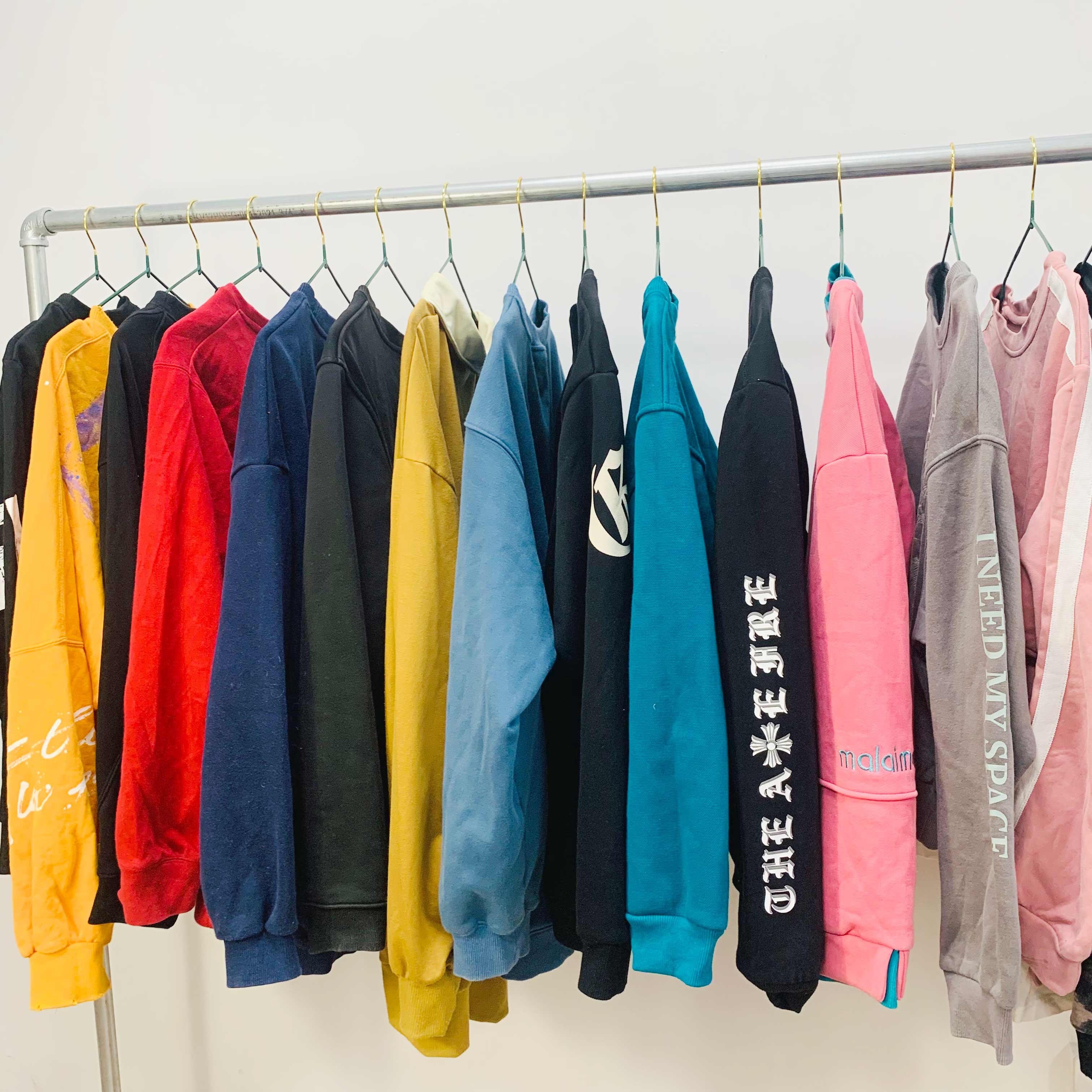 Wholesale 45kg bales second hand clothes winter used clothes bales uk men sweater round neck sweater round neck