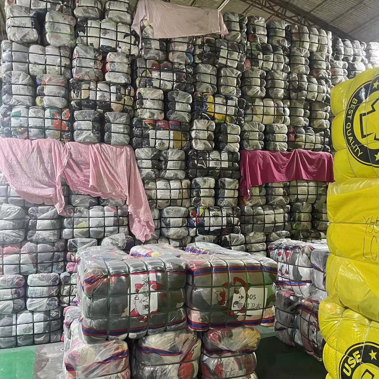 Wholesale cheap Korean used clothing bales high-quality and clean second-hand clothing bales