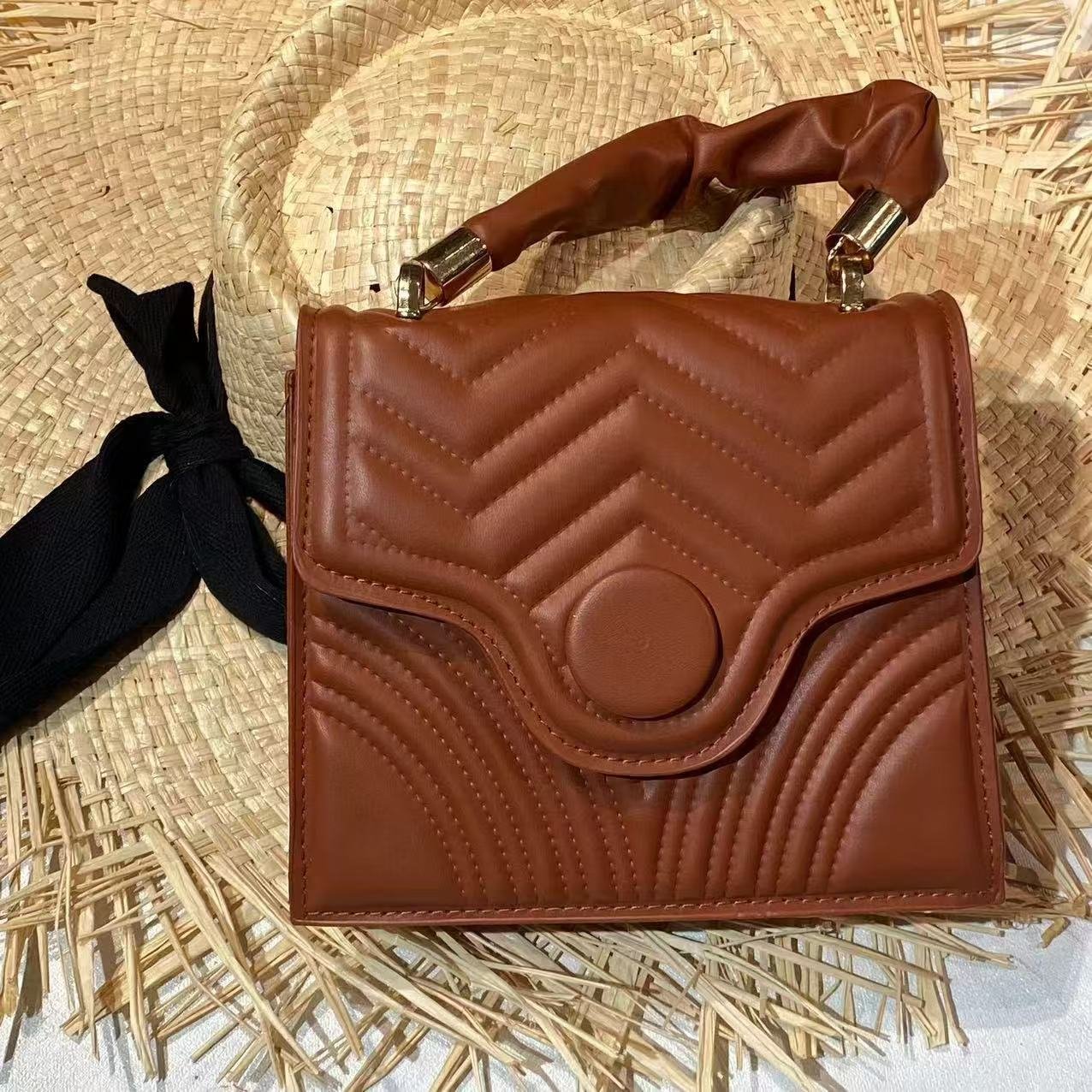WO High Quality Mixed Packaging random Delivery Fashion Designers Inclined Shoulder Bag Clut Stock Lady Handbags Used Bags