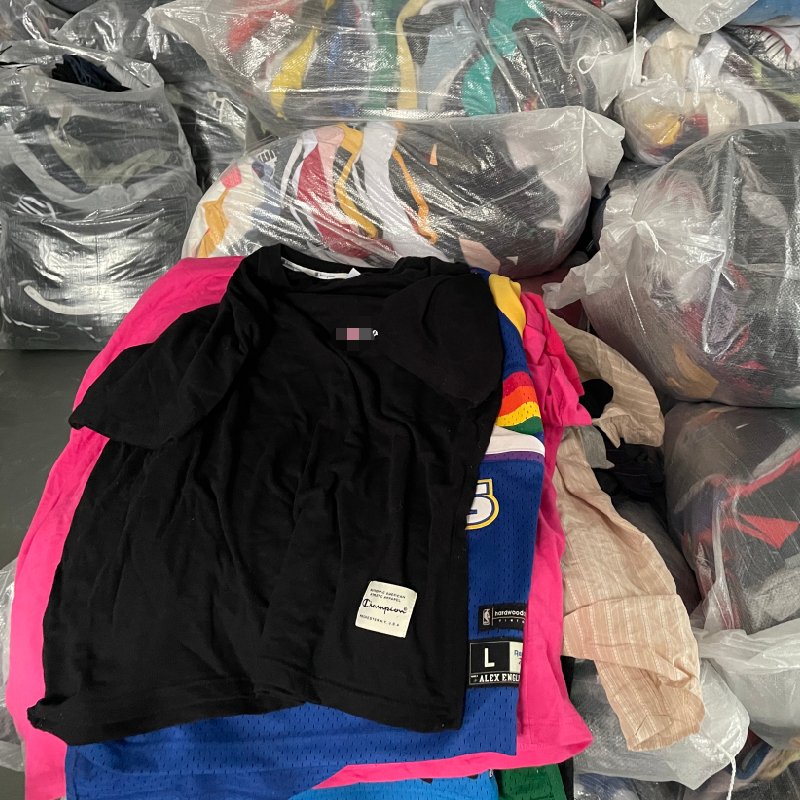 Branded Mens Tshirt Bundle Ukay Bales Used Clothes Thrift Branded Jacket