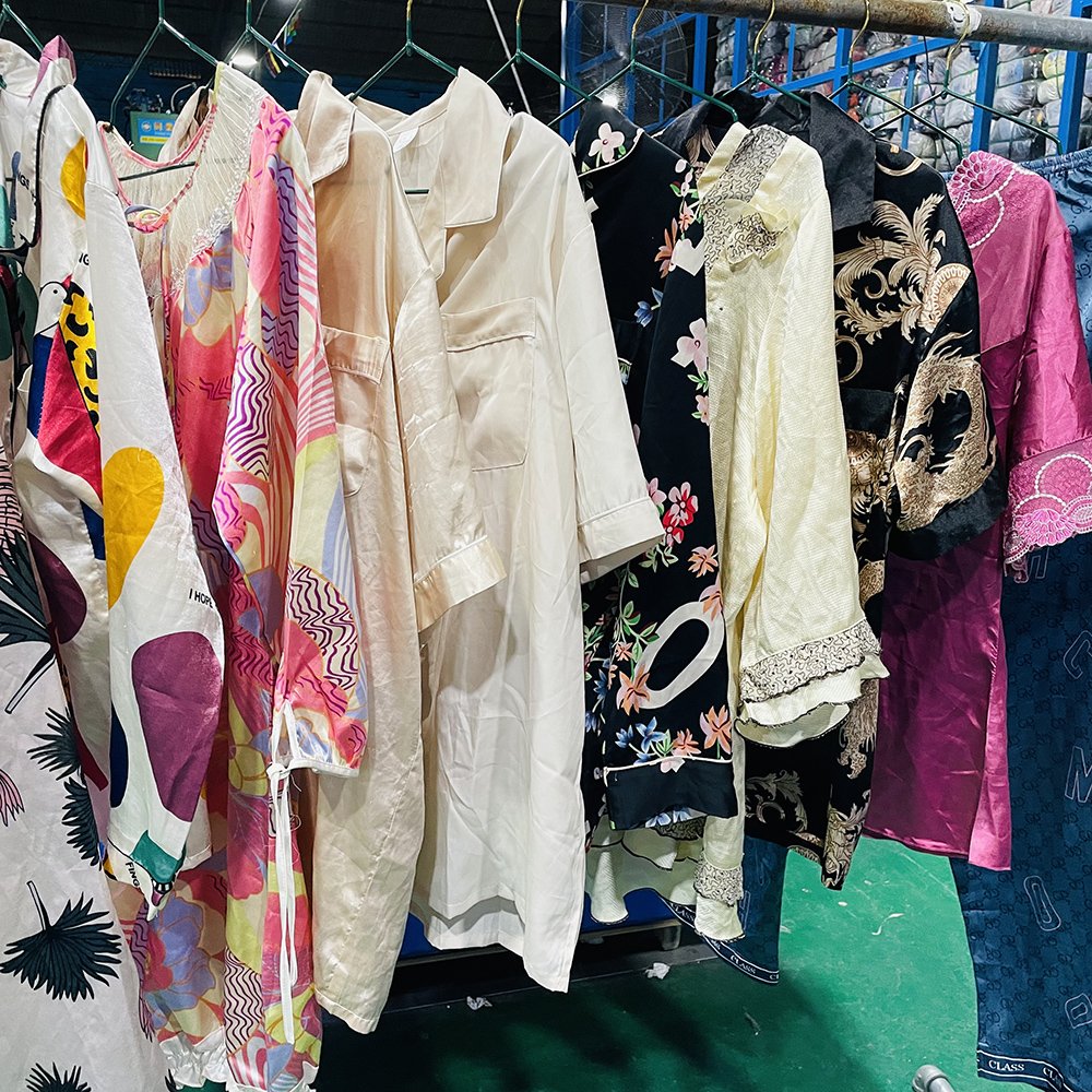 Great Quality Nightwear Men Used Clothes Bale Used Silk Pajamas Used Clothes For Men And Women