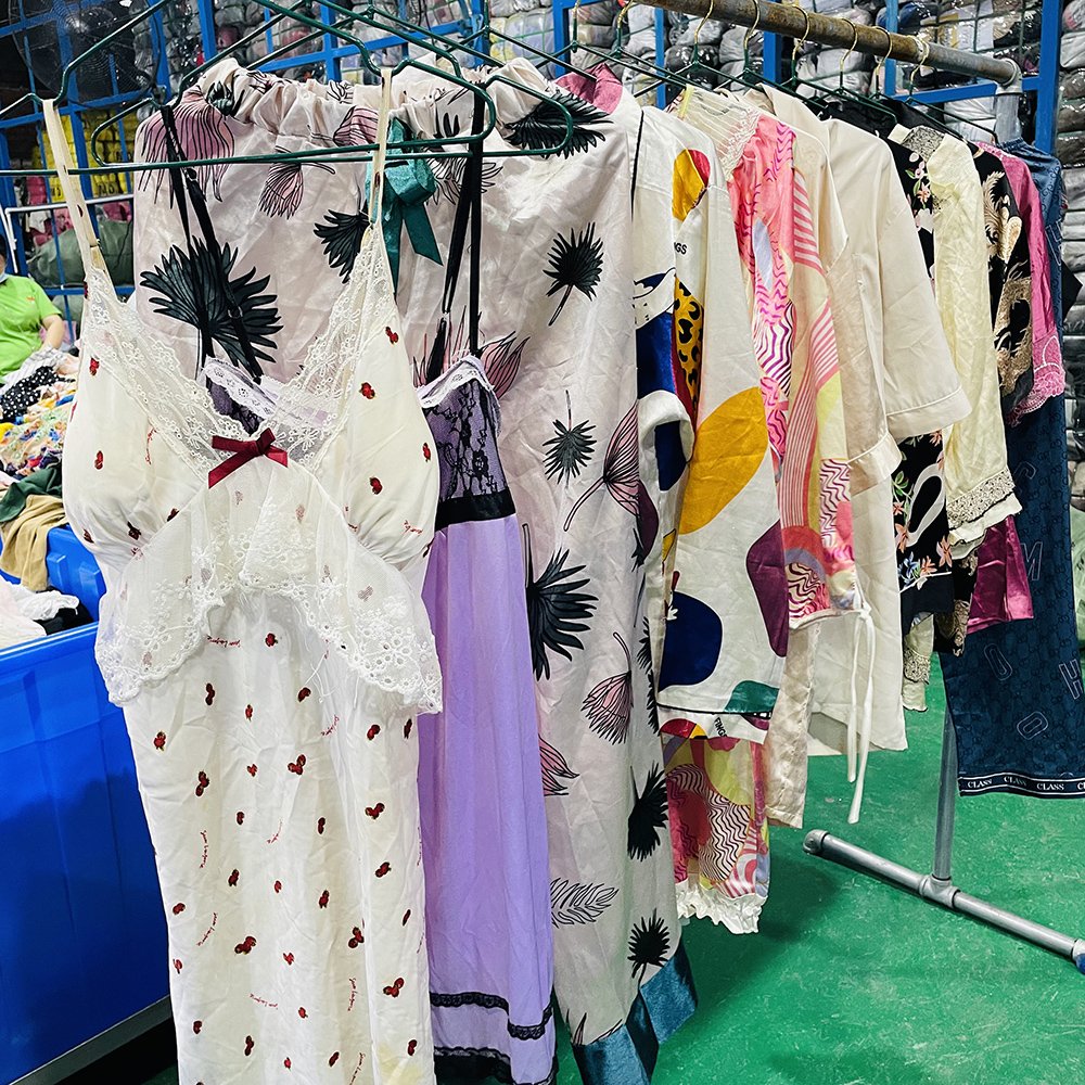 Great Quality Nightwear Men Used Clothes Bale Used Silk Pajamas Used Clothes For Men And Women