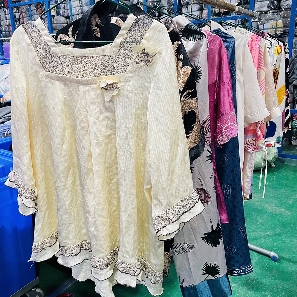 Great Quality Nightwear Men Used Clothes Bale Used Silk Pajamas Used Clothes For Men And Women