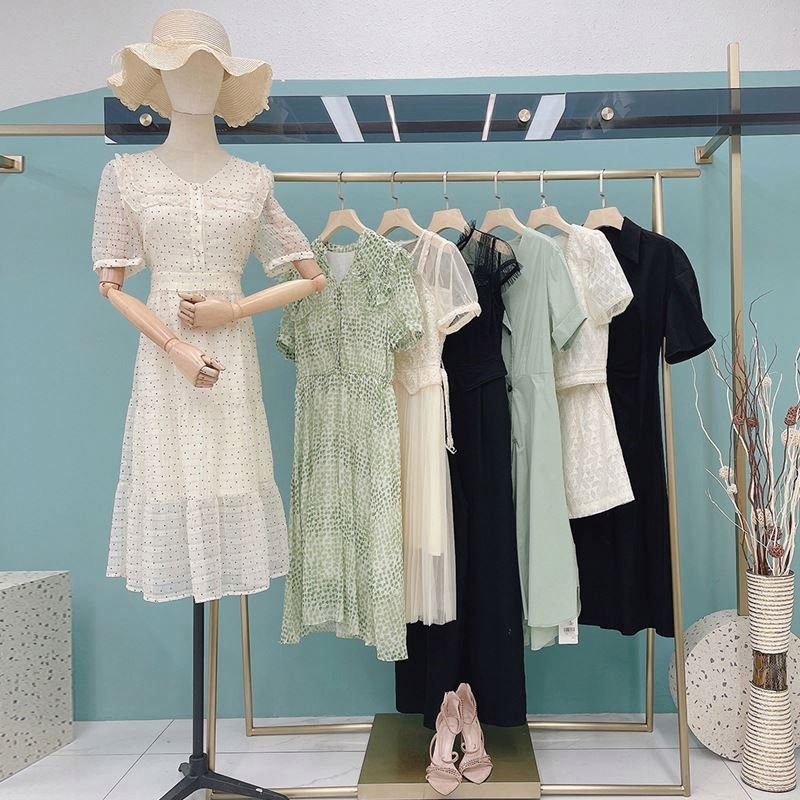 Discounted dresses for women's clothing brands Wholesale street stalls Clothes inventory second-hand women's clothing inventory