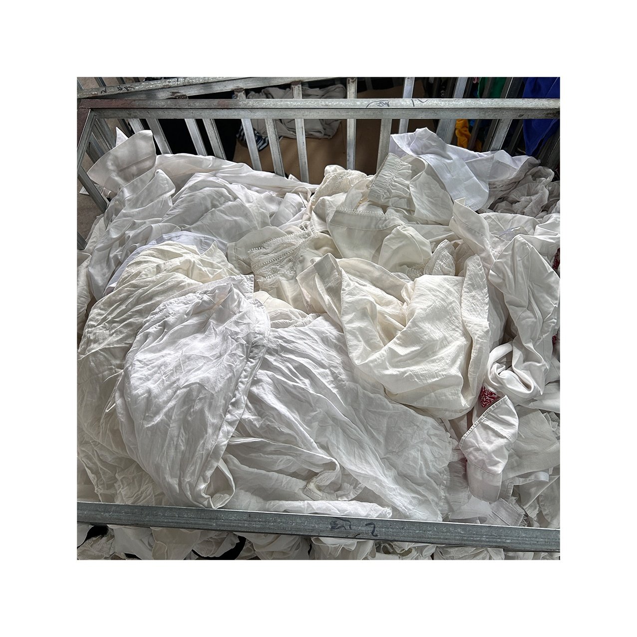 Second hand clothing ladies fashion shirts used clothes bale preloved ladies official white blouse for sale