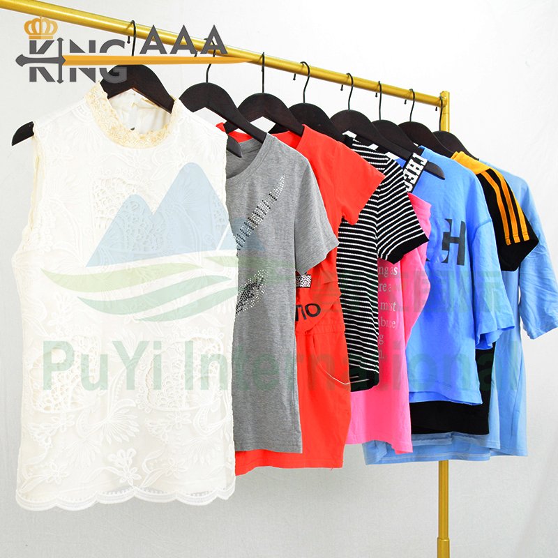 Wholesale Ladies T-Shirt Cotton Short Sleeve Shirts Summer Casual Tee Shirts Unisex Women Tees Used Second Hand Clothes Bales