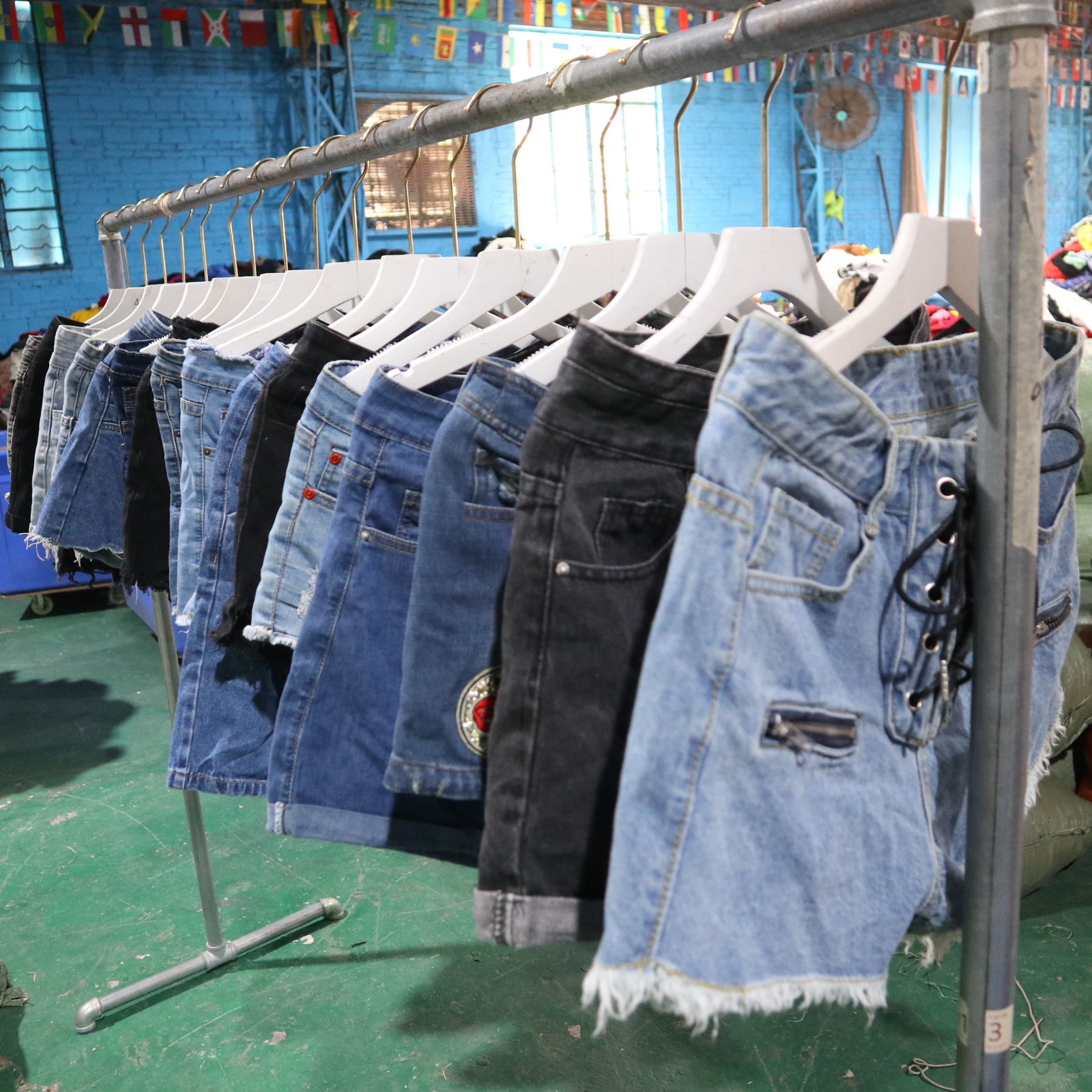 Second Hand Clothing Wholesale Used High Quality Summer Fashion Baggy Denim Shorts For Women Denim Stock