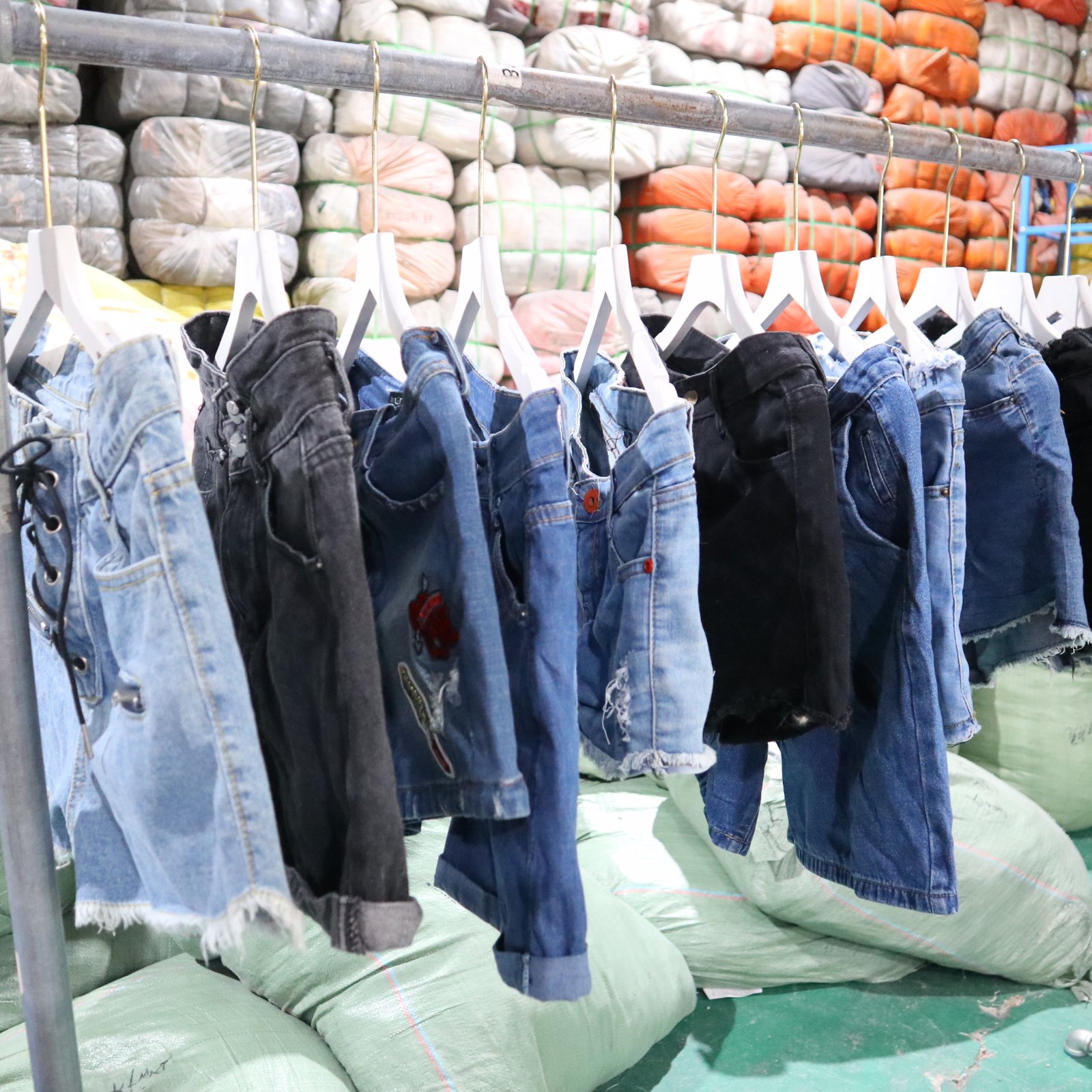 Second Hand Clothing Wholesale Used High Quality Summer Fashion Baggy Denim Shorts For Women Denim Stock