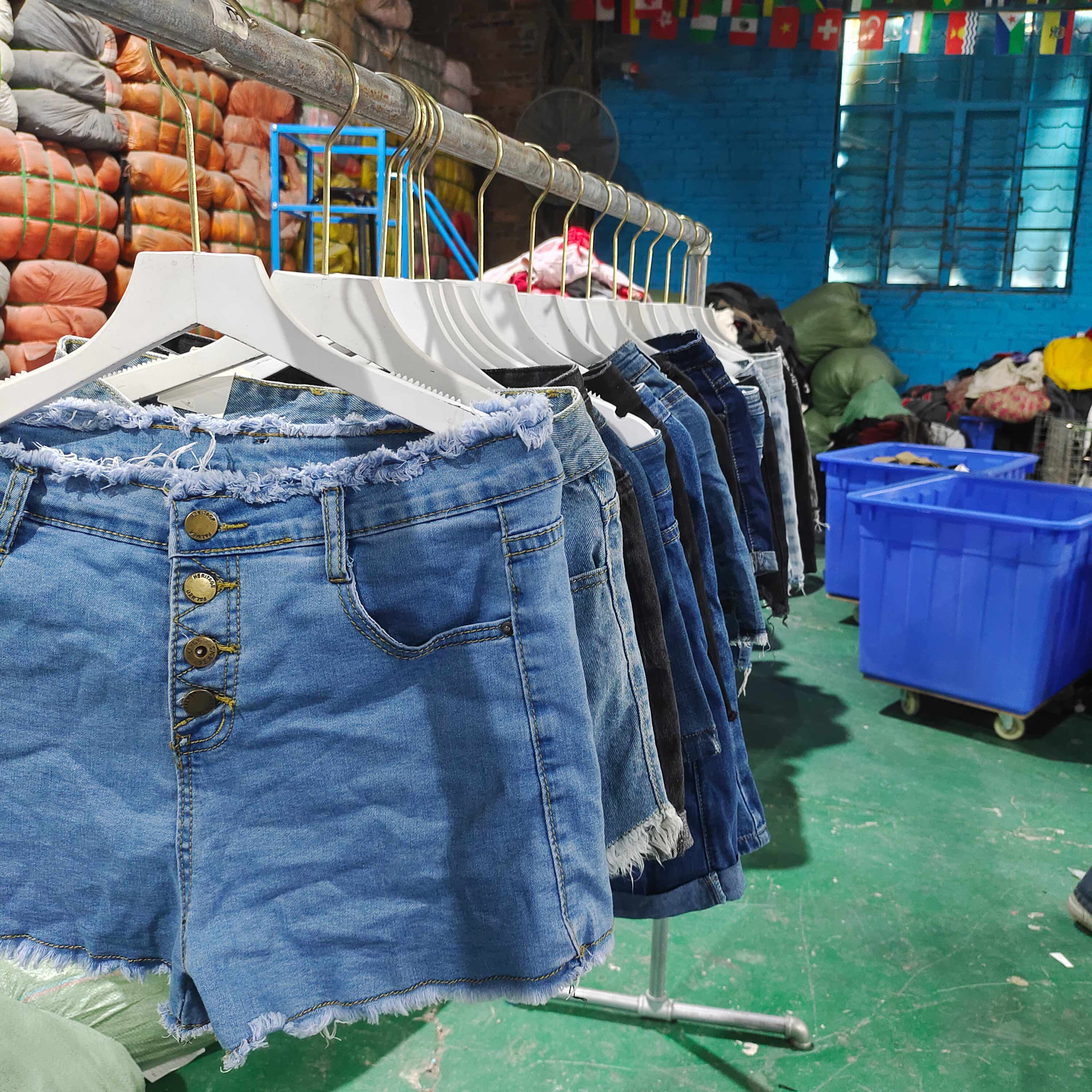 Second Hand Clothing Wholesale Used High Quality Summer Fashion Baggy Denim Shorts For Women Denim Stock