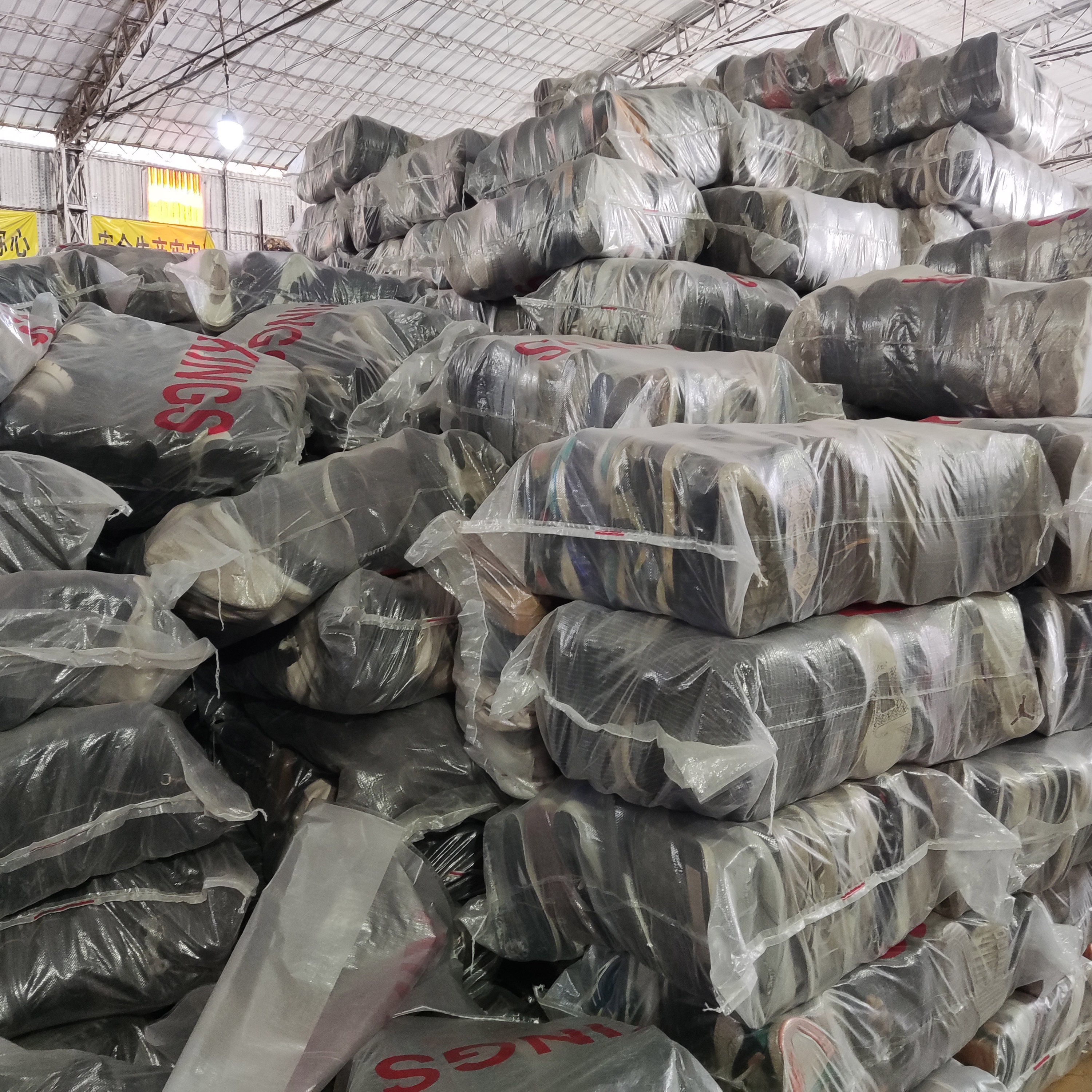 Second hand shoes mixed size packaging 45kg/75kg/100kg used clothes wholesale bales clothes woman used
