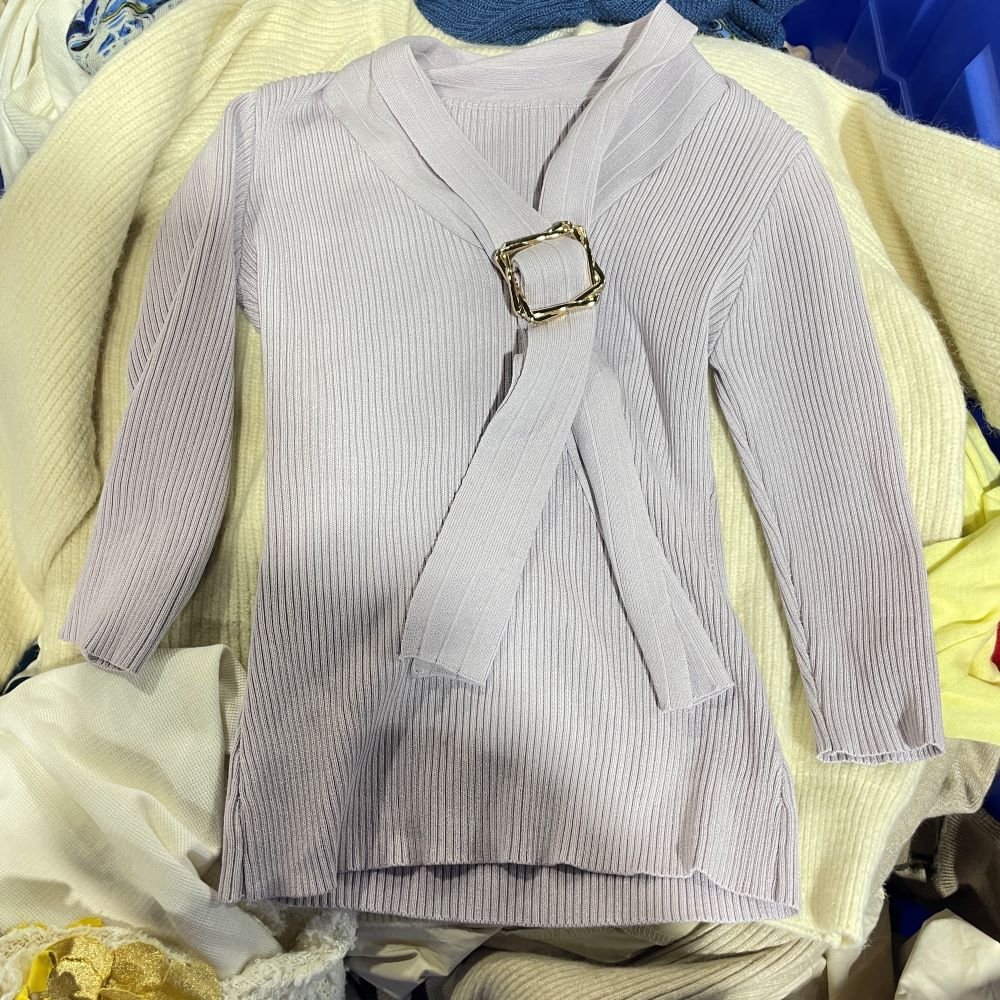 Wholesale used women's thin sweaters, crewneck sweaters from the United States