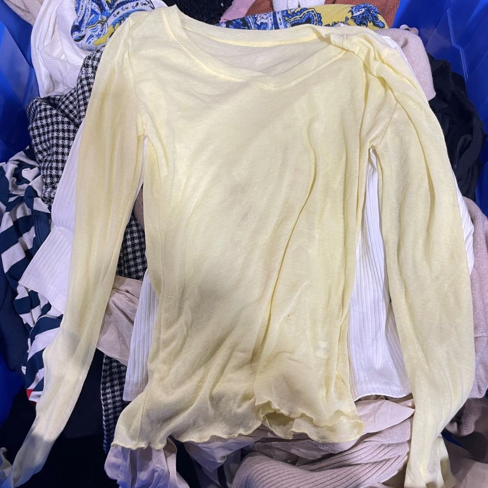 Wholesale used women's thin sweaters, crewneck sweaters from the United States