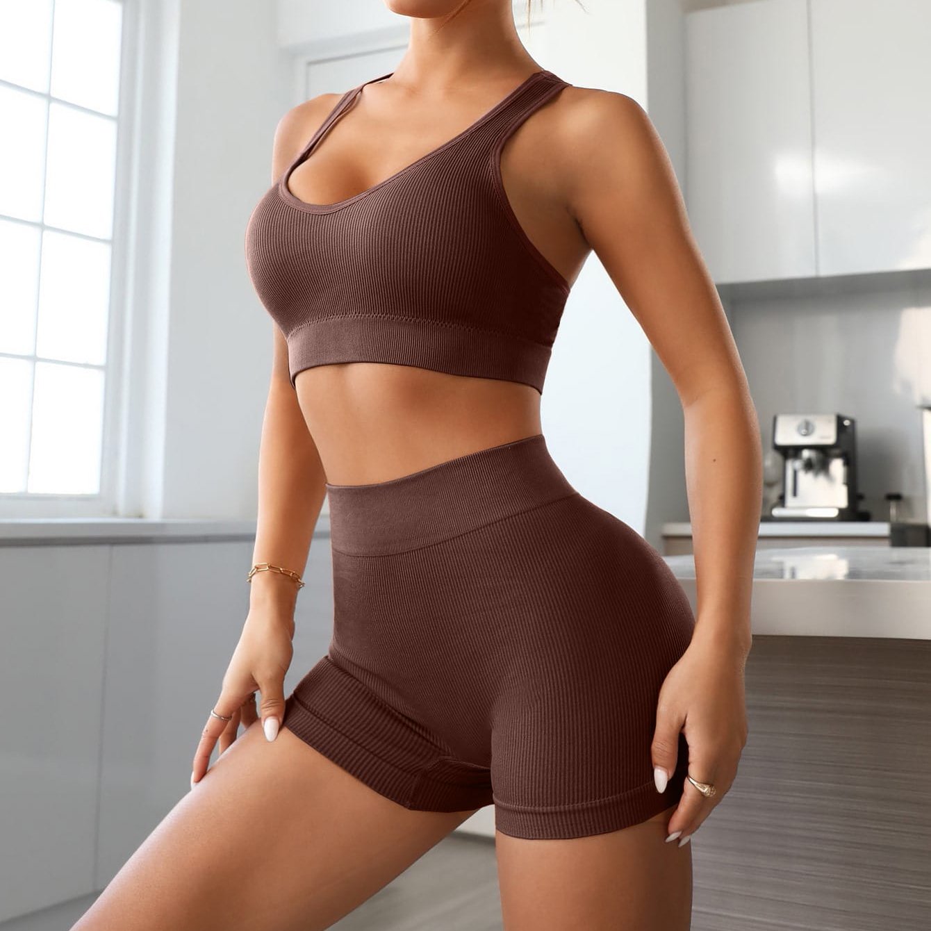 Fashion New trends Custom logo Women Fitness Yoga Set beauty back Bra Hip Lifting Shorts Workout Sports Set