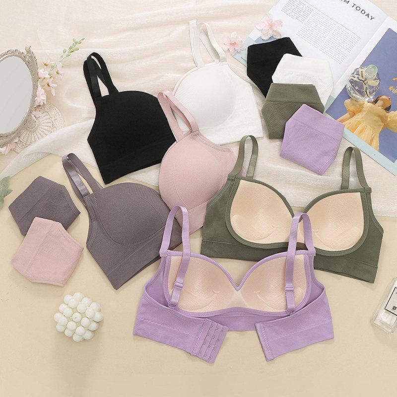New Seamless Plus Size Bra Set with Adjustable Shoulder Straps and Steel Ring Free Fixed Latex Cup Tee Pants Bra Set
