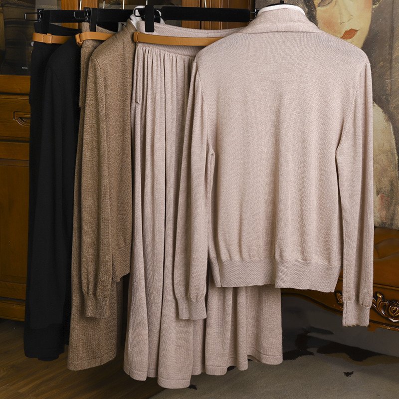 Wholesale 2024 Autumn New Fashion Style Slimming V-neck Fake Two Piece Wool Imitation Knitted Cardigan Skirt Women's Set