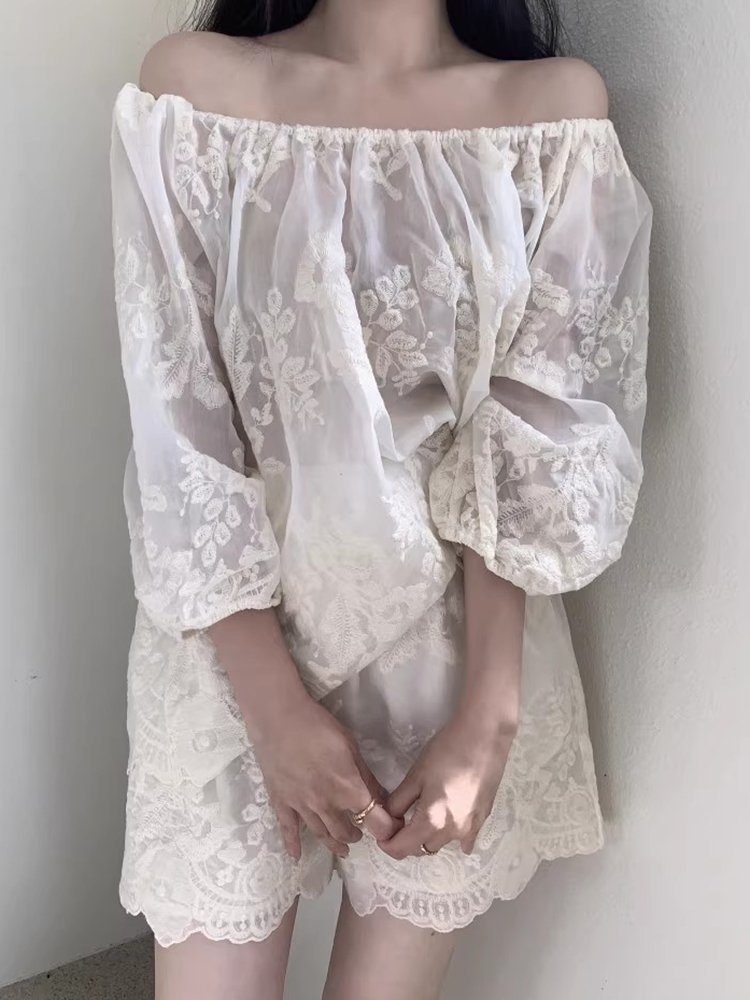 Boutique Wholesale 2024 Summer French Retro One Collar Embroidered Hook Flower Shirt Lace Wide Leg Shorts Women's Set