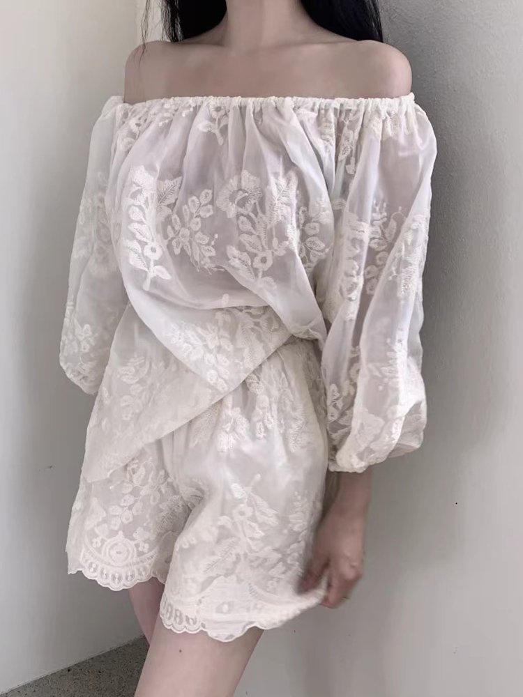 Boutique Wholesale 2024 Summer French Retro One Collar Embroidered Hook Flower Shirt Lace Wide Leg Shorts Women's Set