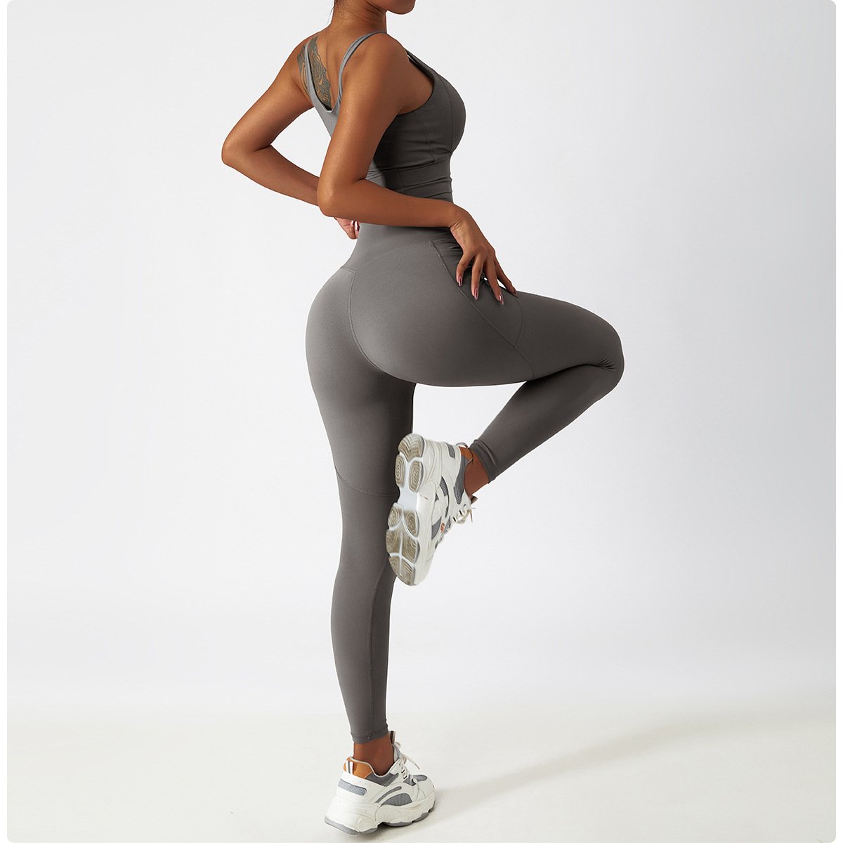 Quick-drying tight yoga clothes women's running sports set lulu nude fitness set with pockets